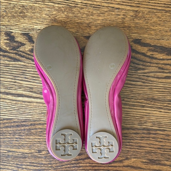Z Tory Burch Women’s 8.5 Pink and Gold Ballerina Flats with Glossy Finish - Picture 7 of 7